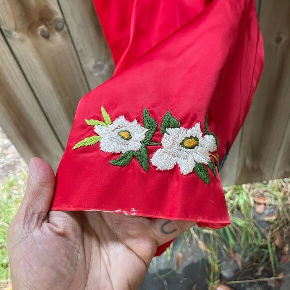 Vintage 50s Hand Embroidered PEACOCKS FLOWERS Long SKIRT Red Satin 32" waist - Picture 8 of 11